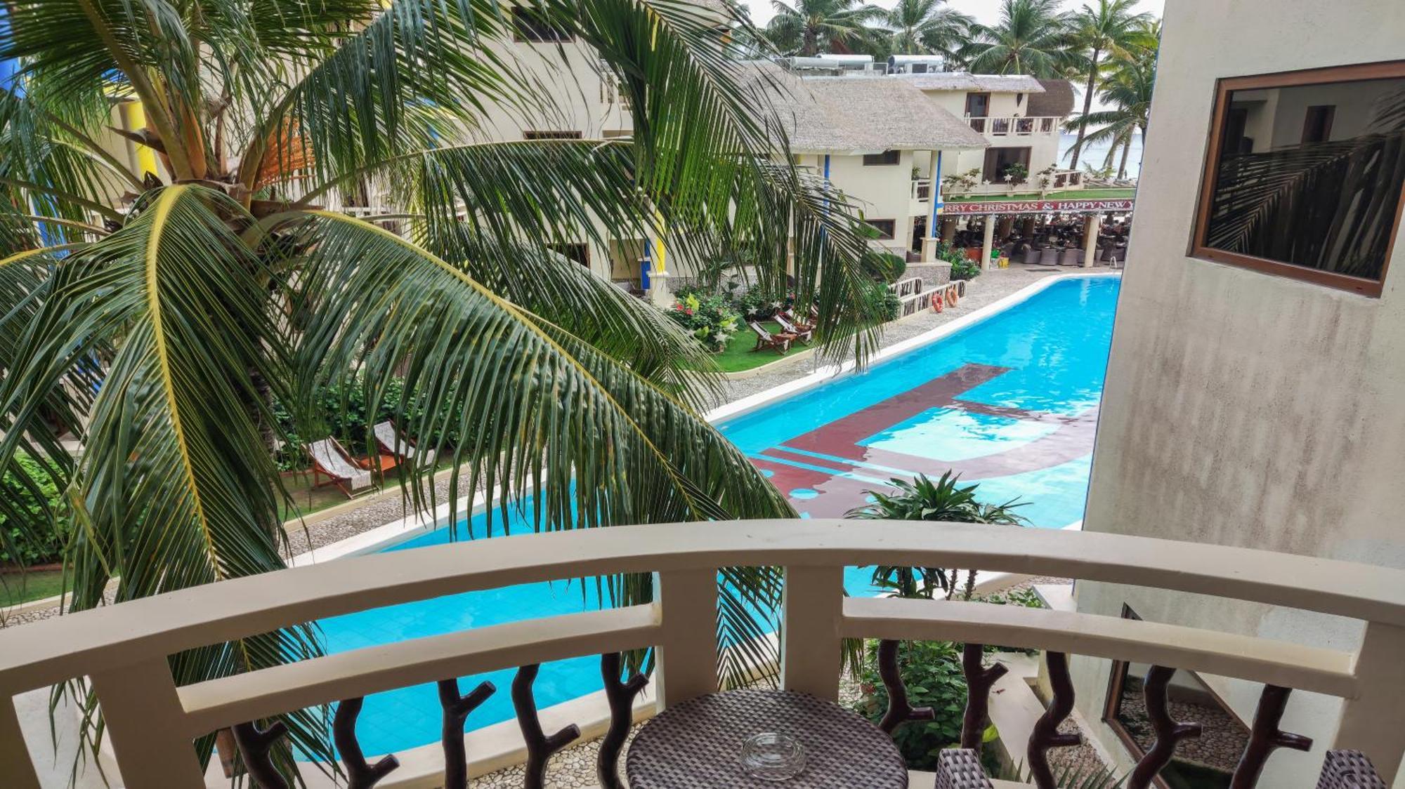Ambassador In Paradise Balabag  Zewnętrze zdjęcie The pool at the hotel