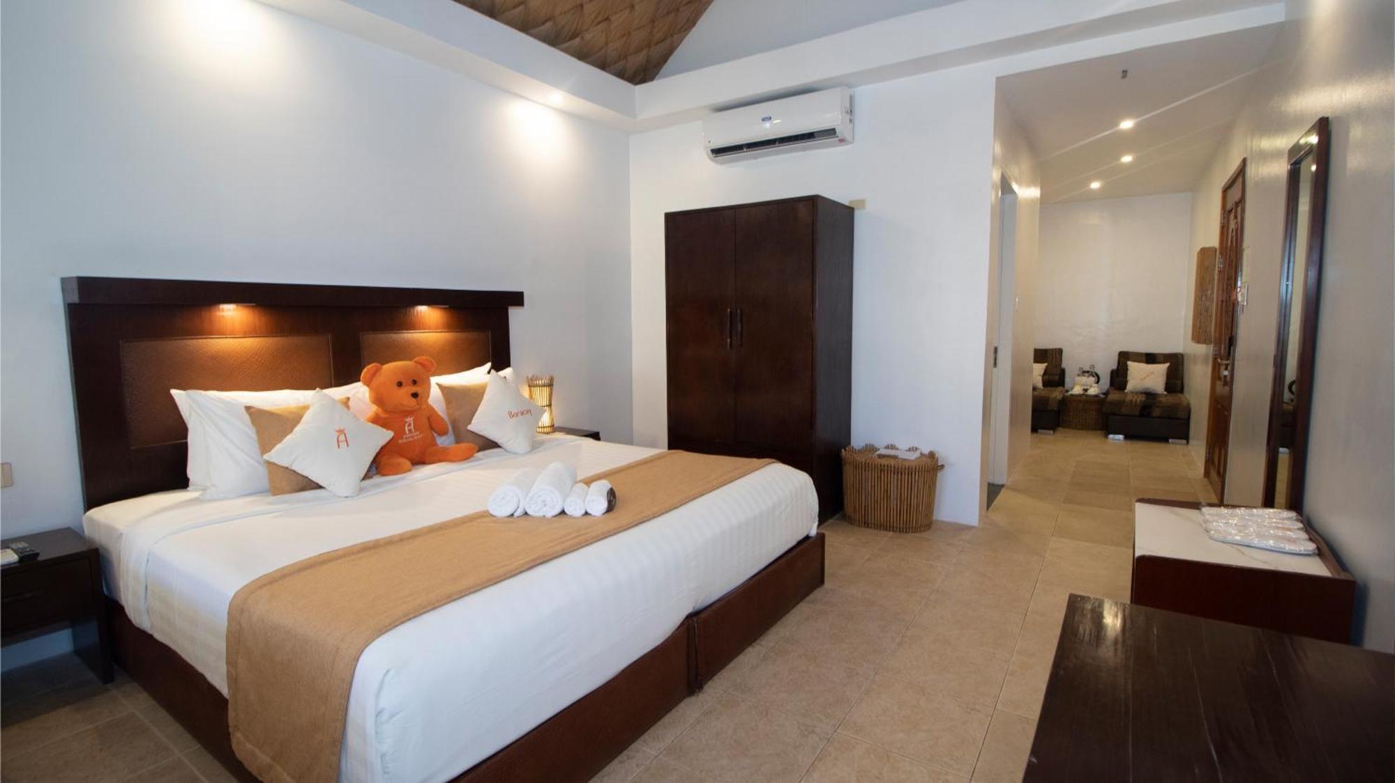 Ambassador In Paradise Balabag  Zewnętrze zdjęcie A room at the resort